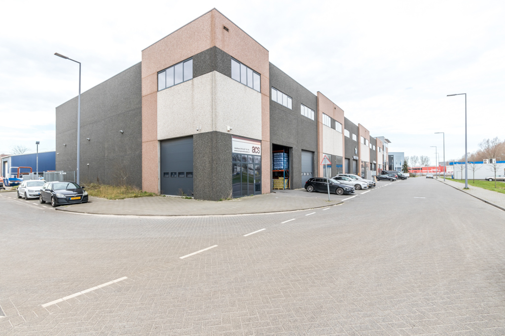 Urban-Industrial-8916